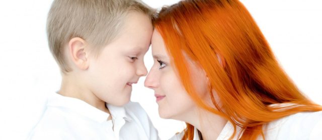 I neuroni specchio. Dallo sguardo tra madre e figlio nascono le emozioni